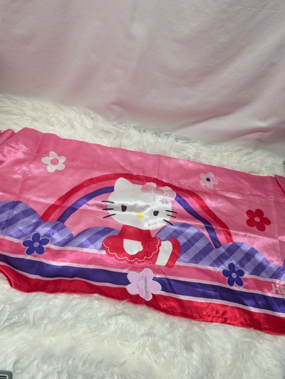 Nwot Y2k 2013 Hello Kitty Shiny Pink Curtin